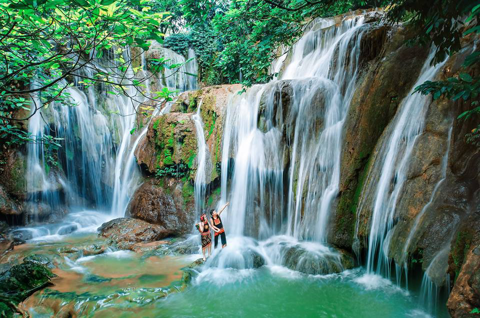 Vẻ đẹp của thác Cam Ly làm say lòng du khách
